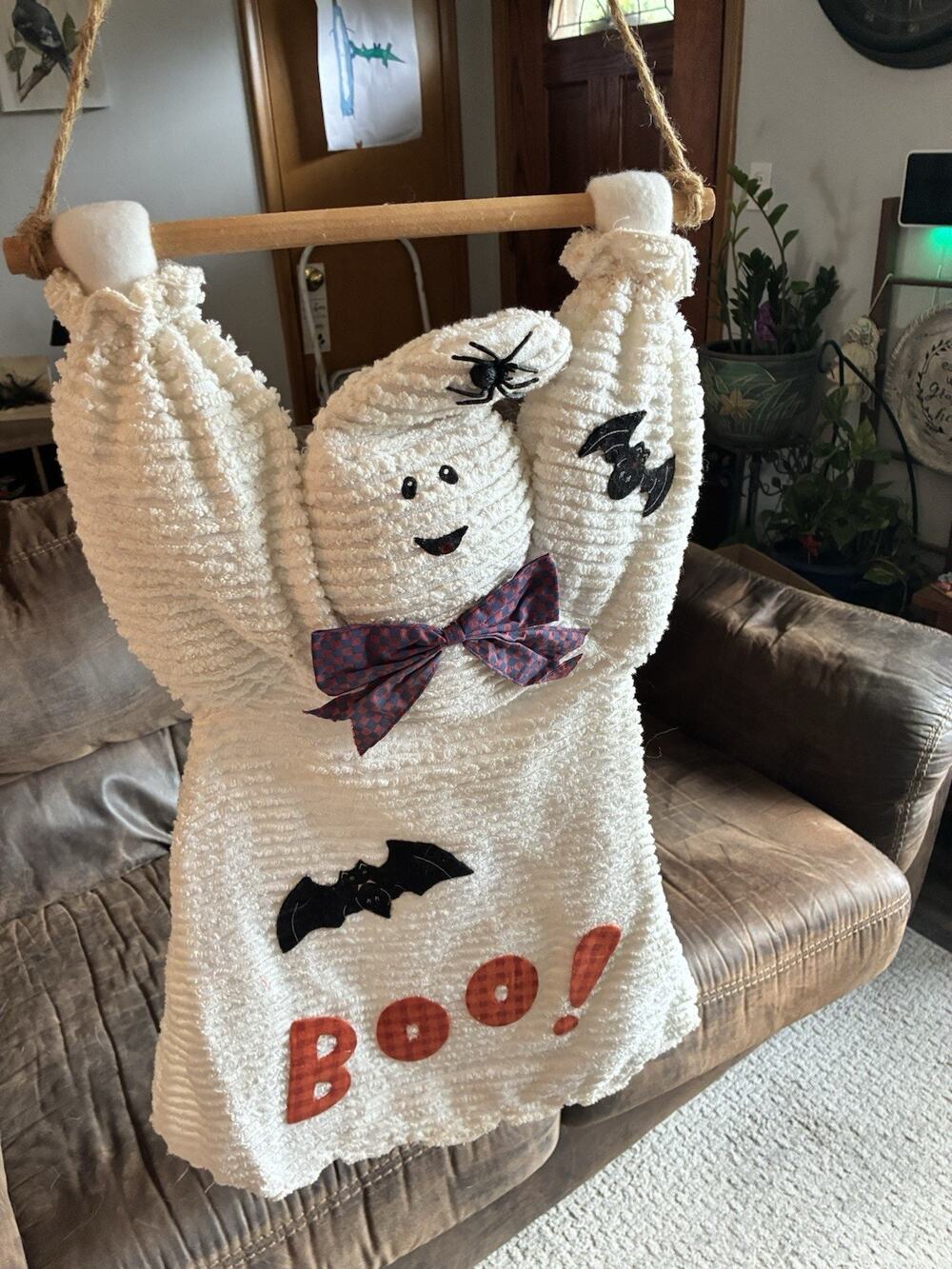 Vtg BOO White Chenille 3D Ghost Spider Attached Wooden Dowel & Hanger Bats Bow